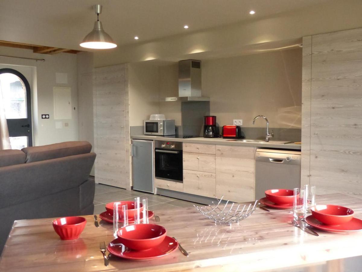 Gite Renove Avec Terrasse, Poele A Bois Et Wifi A Chapeau - Fr-1-489-79 Kültér fotó